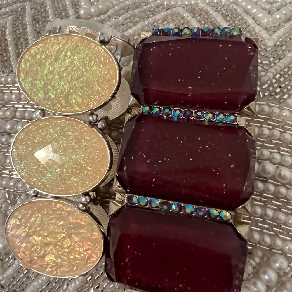 Bracelets - Picture 5 of 6